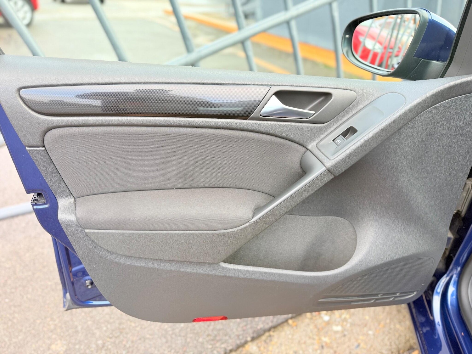 Used Volkswagen Golf 2011 for sale - 77057313: Photo 28