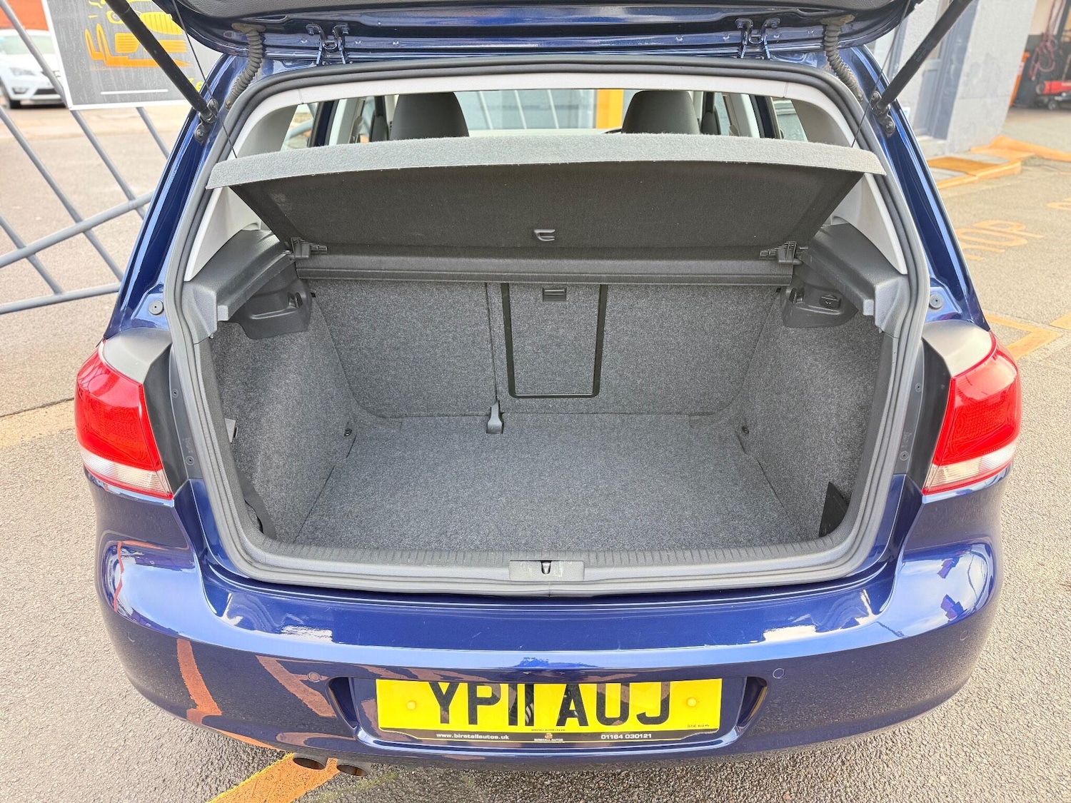 Used Volkswagen Golf 2011 for sale - 77057313: Photo 33