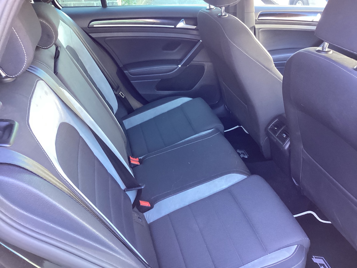 Used Volkswagen Golf 2016 for sale - 76184572: Photo 3