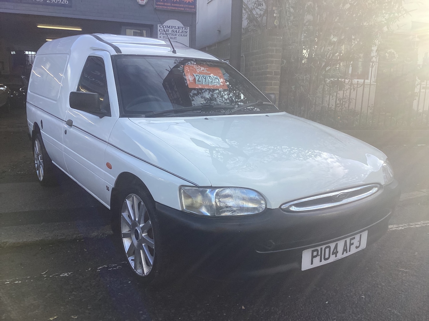 Used Ford Escort 1996 for sale - 76834654: Photo 3