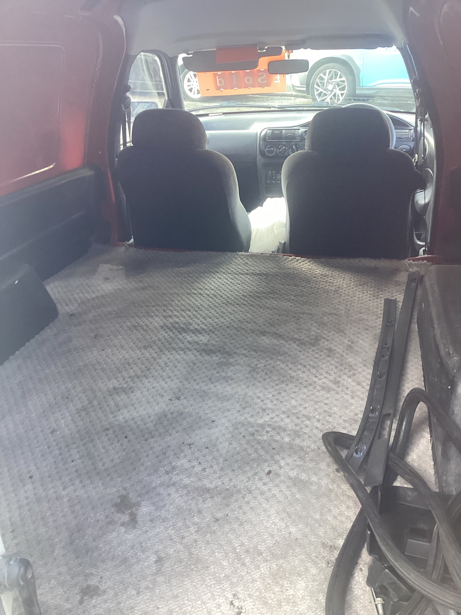 Used Ford Escort 1996 for sale - 76834654: Photo 9