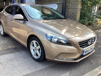 Used Volvo V40 2014 for sale - 79410060: Photo