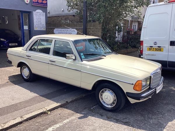Used Mercedes-Benz 300 1983 for sale - 75498959: Photo 20