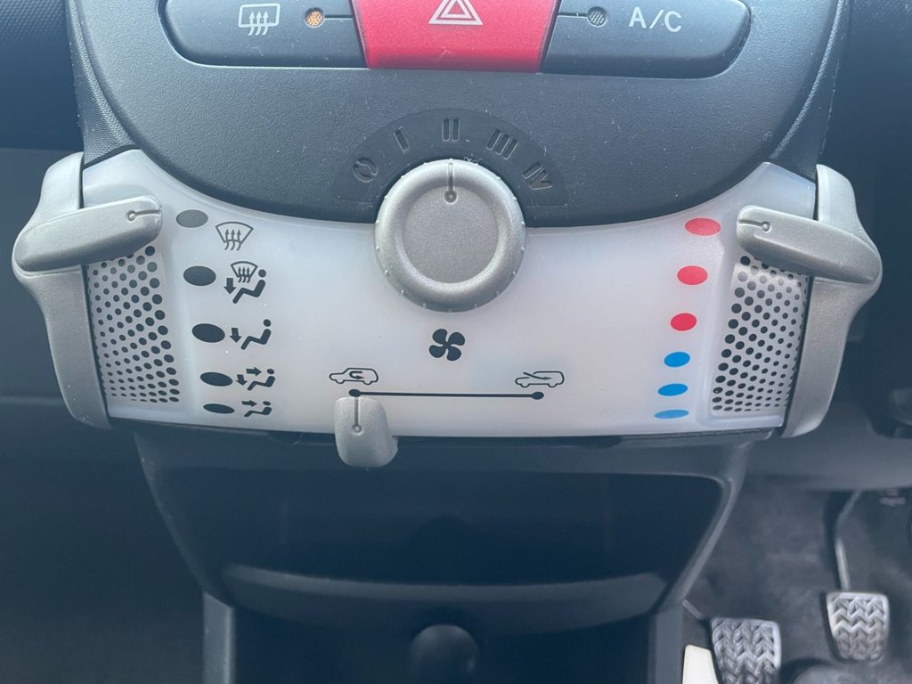 Used Toyota AYGO 2014 for sale - 77205409: Photo 29