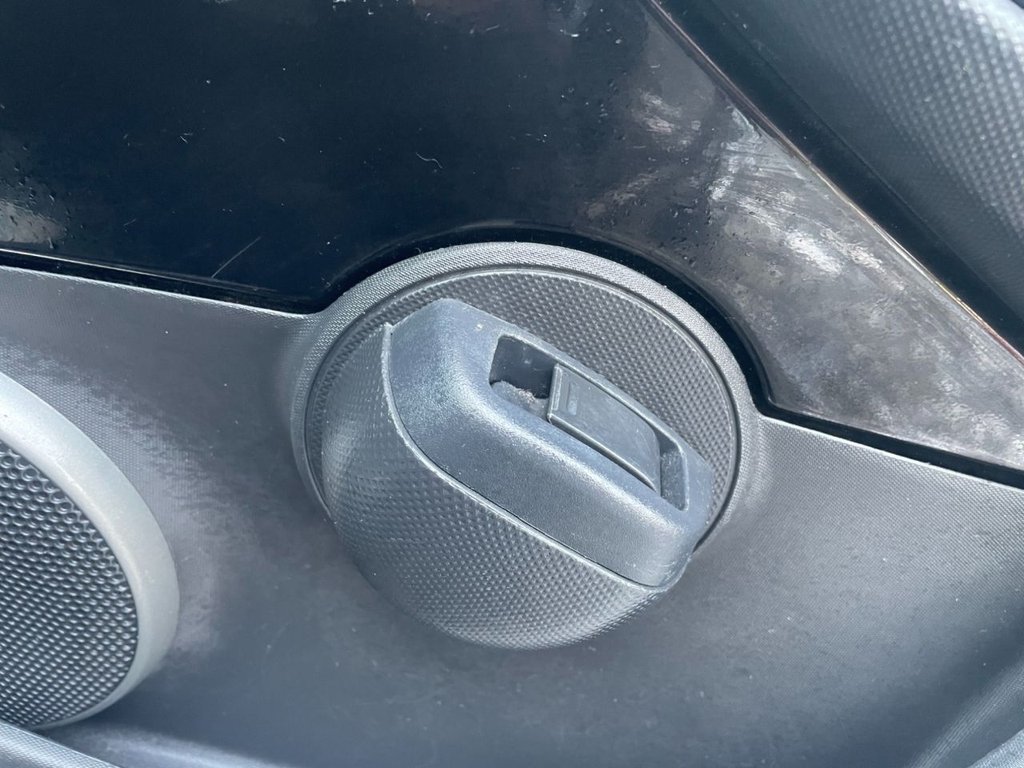 Used Toyota AYGO 2014 for sale - 77205409: Photo 32