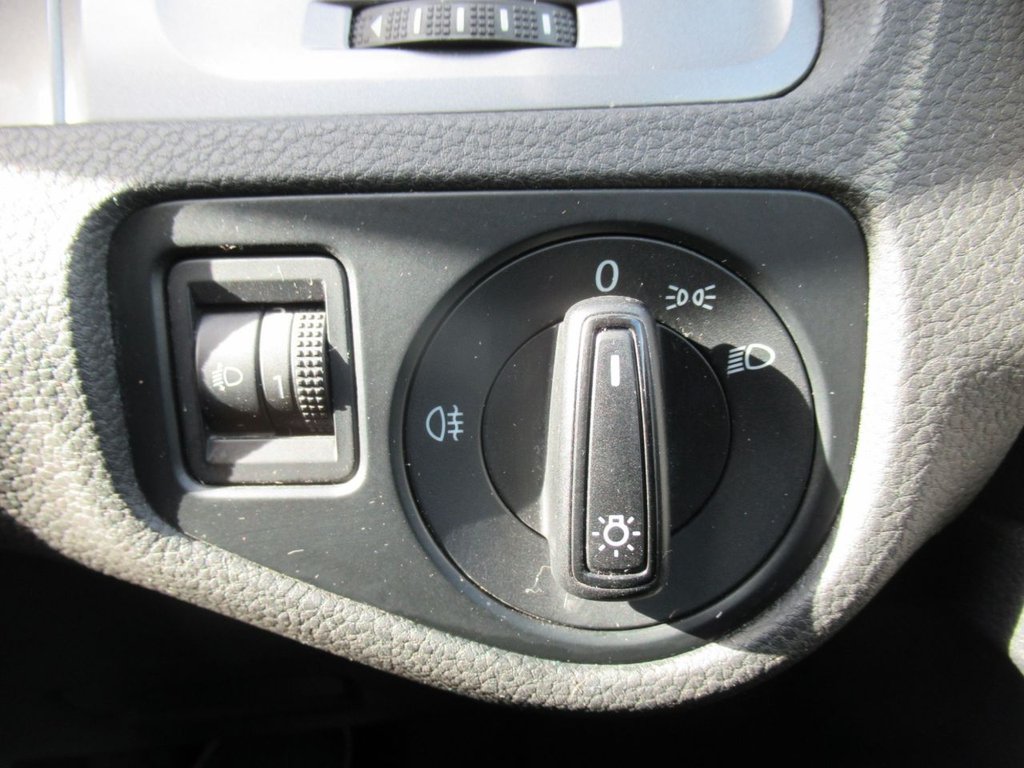 Used Volkswagen Golf 2015 for sale - 76356795: Photo 28
