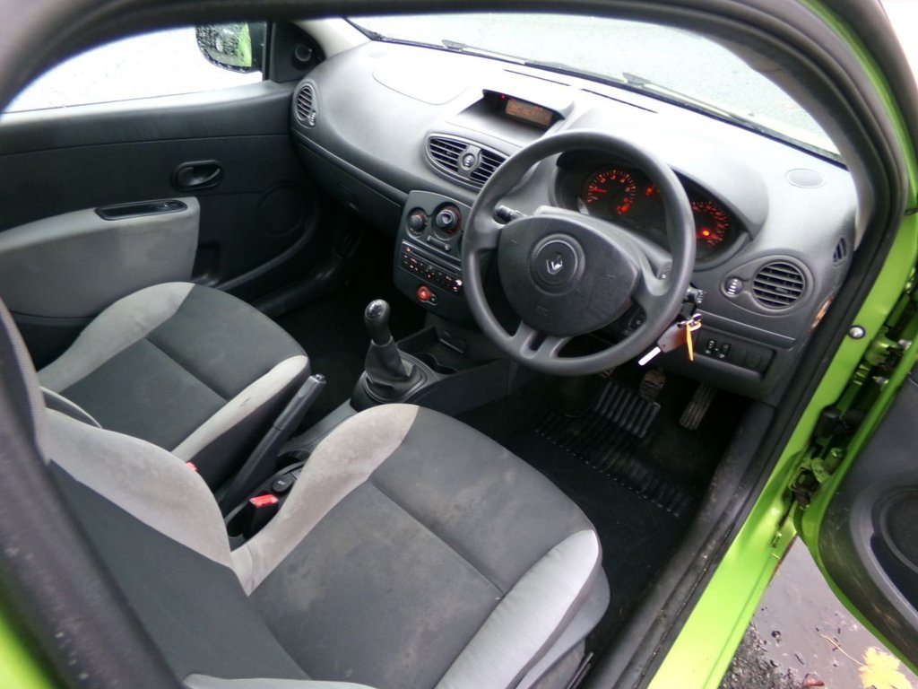 Used Renault Clio 2009 for sale - 76841381: Photo 13