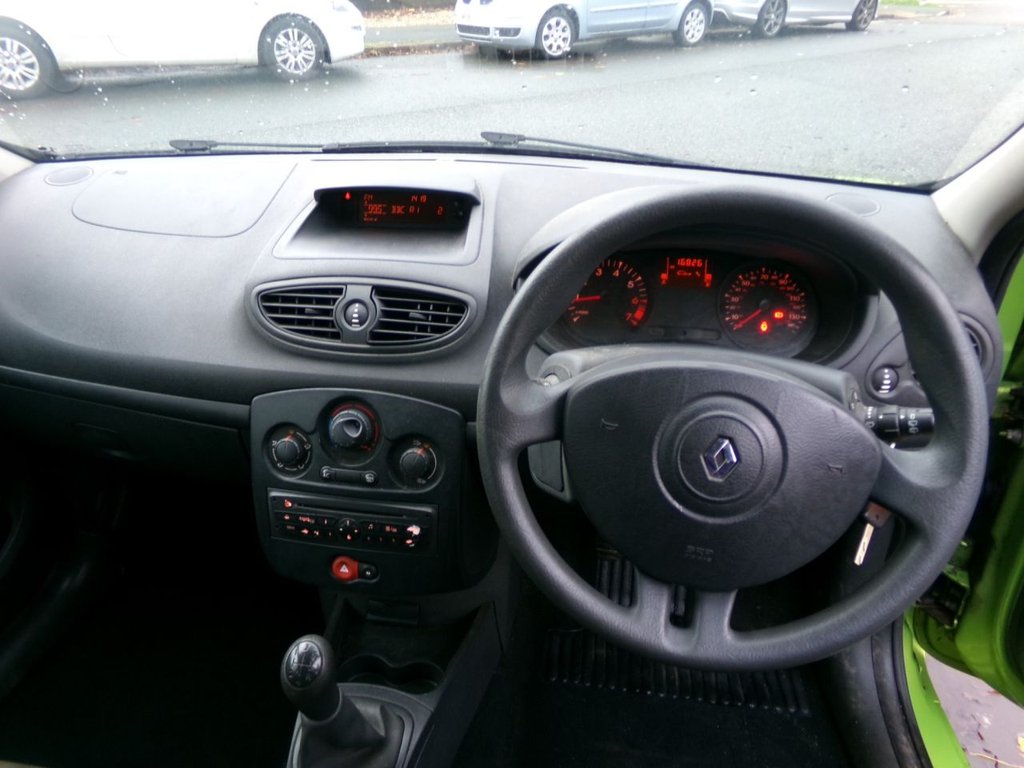 Used Renault Clio 2009 for sale - 76841381: Photo 15