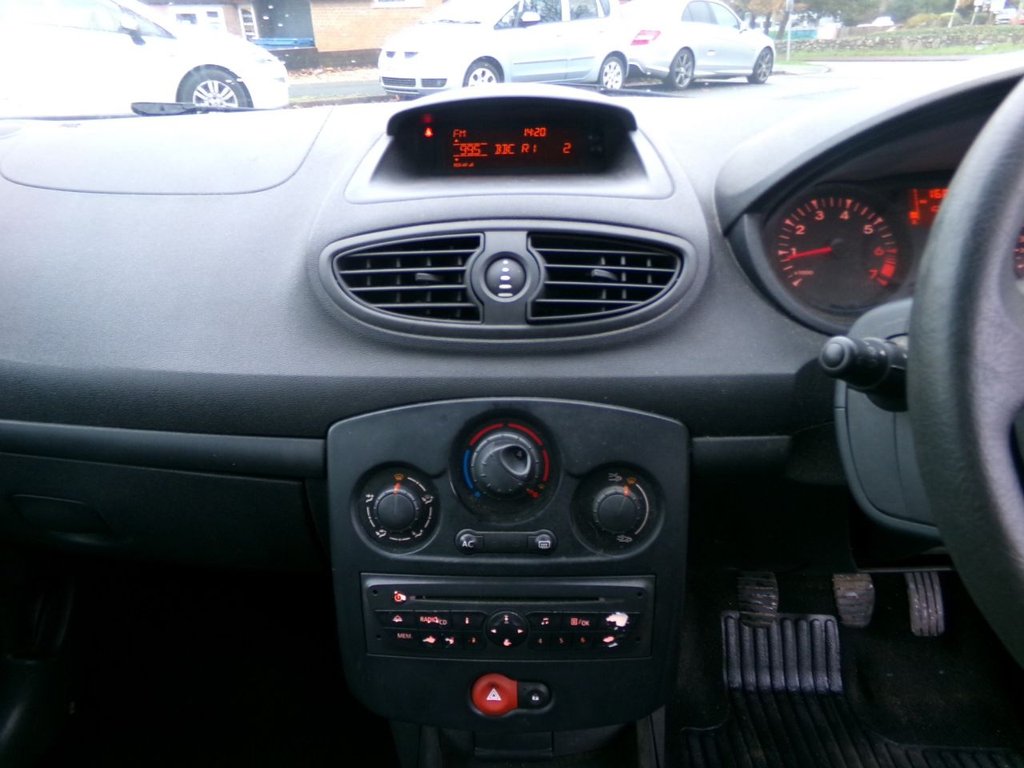 Used Renault Clio 2009 for sale - 76841381: Photo 17