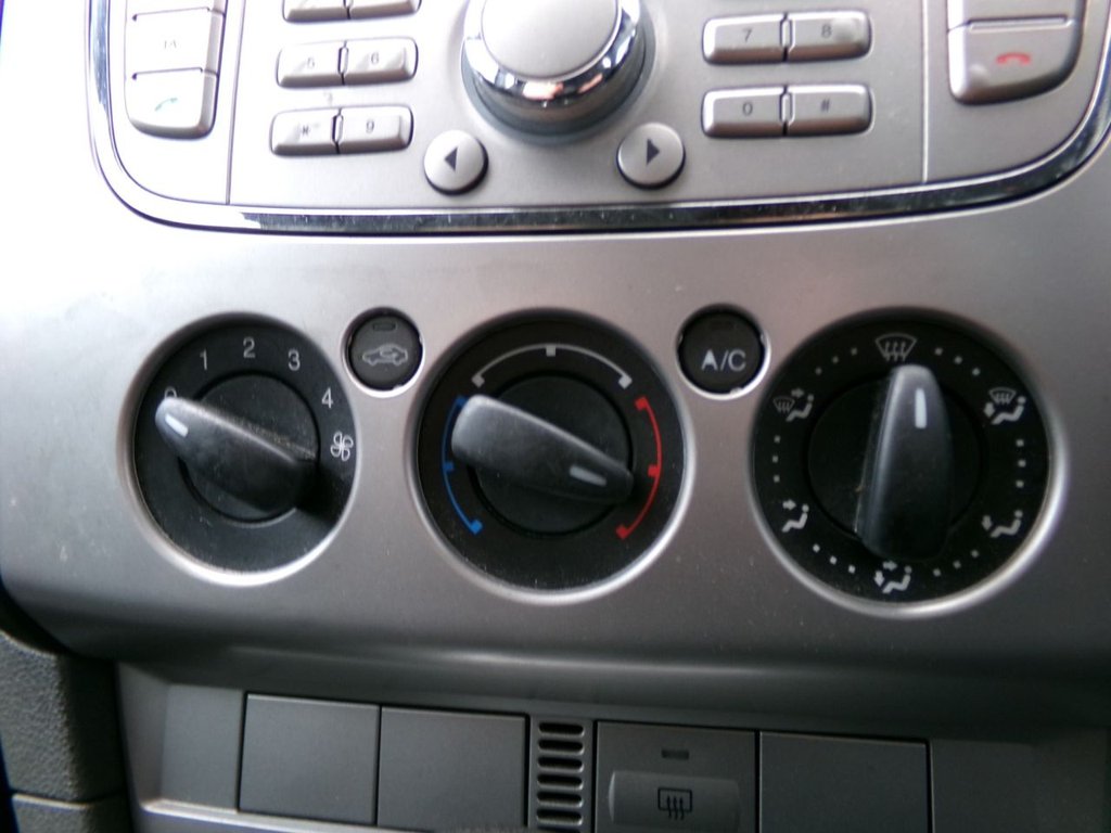 Used Ford Focus 2009 for sale - 76923871: Photo 13