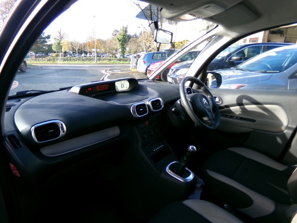 Used Citroen C3 Picasso 2010 for sale - 76783541: Photo 24