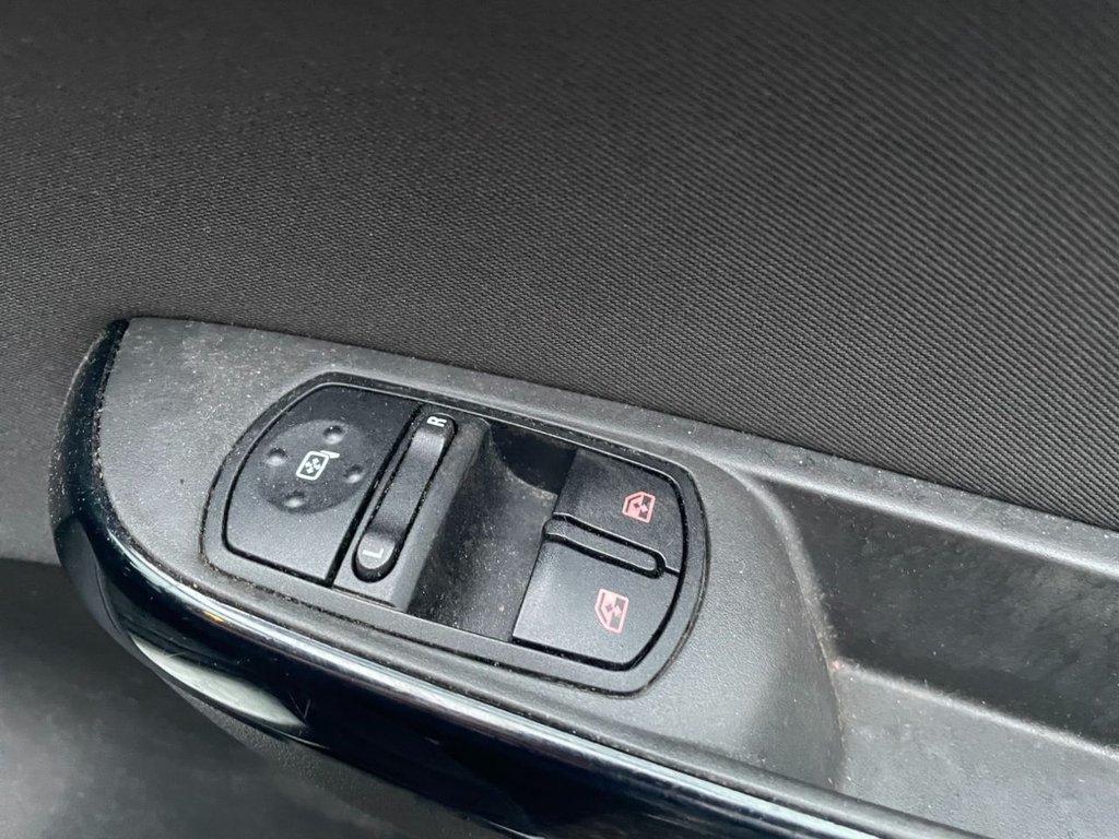 Used Vauxhall Corsa 2015 for sale - 77133394: Photo 19