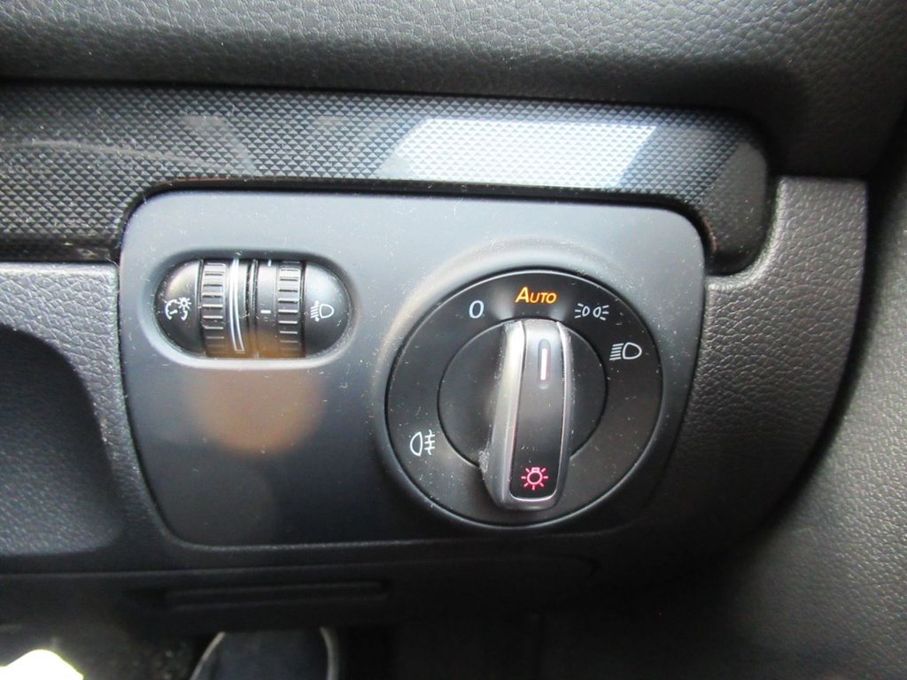 Used Volkswagen Golf 2010 for sale - 76323531: Photo 29