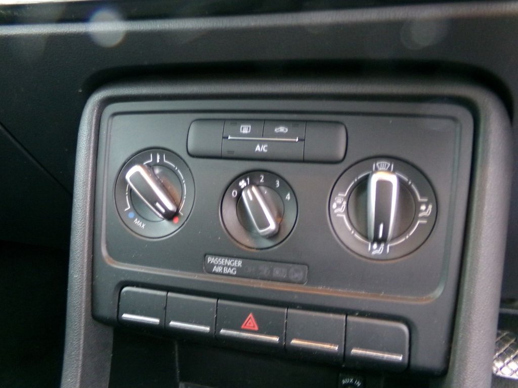 Used Volkswagen Beetle 2013 for sale - 76710775: Photo 14