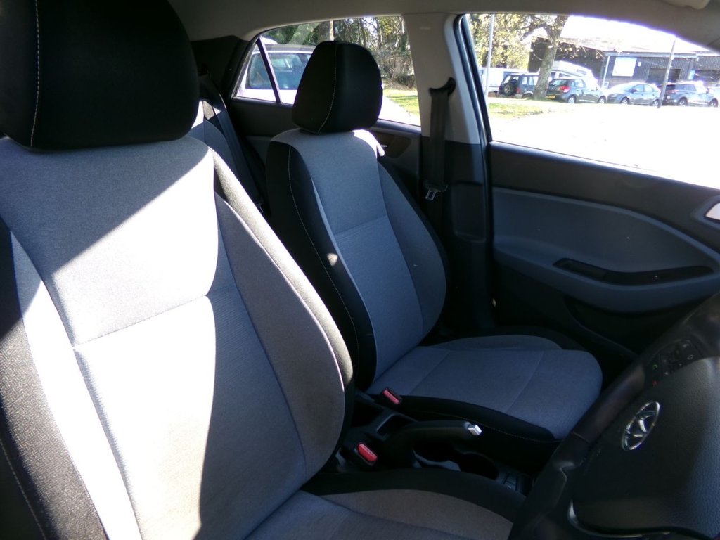 Used Hyundai i20 2015 for sale - 76631951: Photo 15