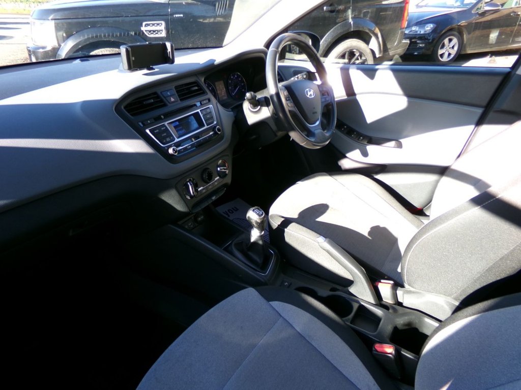 Used Hyundai i20 2015 for sale - 76631951: Photo 18