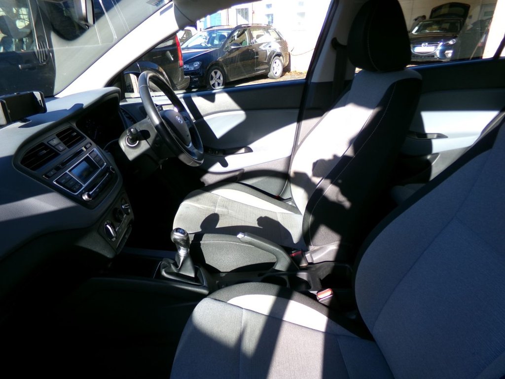 Used Hyundai i20 2015 for sale - 76631951: Photo 19