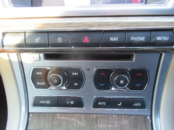 Used Jaguar XF 2011 for sale - 76056690: Photo 23