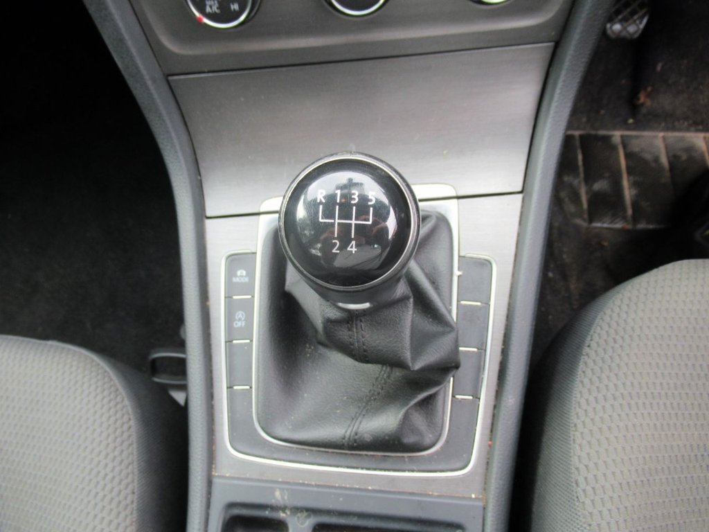 Used Volkswagen Golf 2013 for sale - 76356103: Photo 14