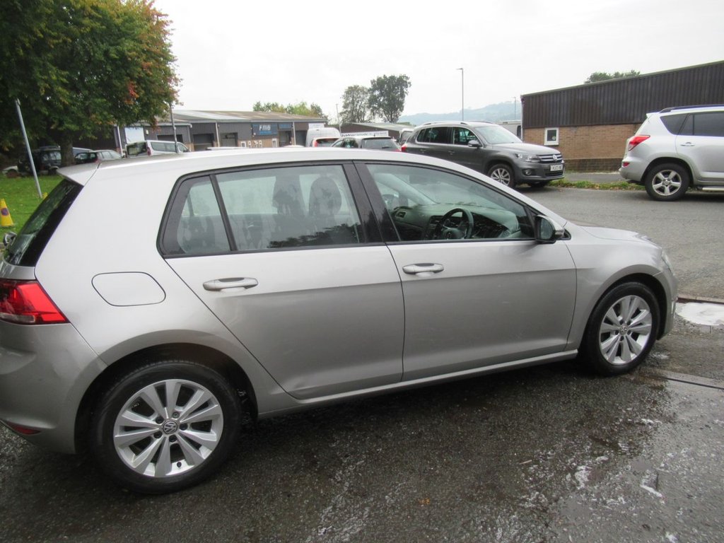 Used Volkswagen Golf 2013 for sale - 76356103: Photo 9