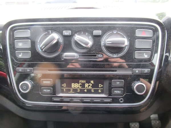Used Volkswagen up! 2013 for sale - 75062856: Photo 26