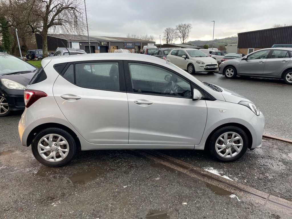 Used Hyundai i10 2018 for sale - 77356140: Photo 11