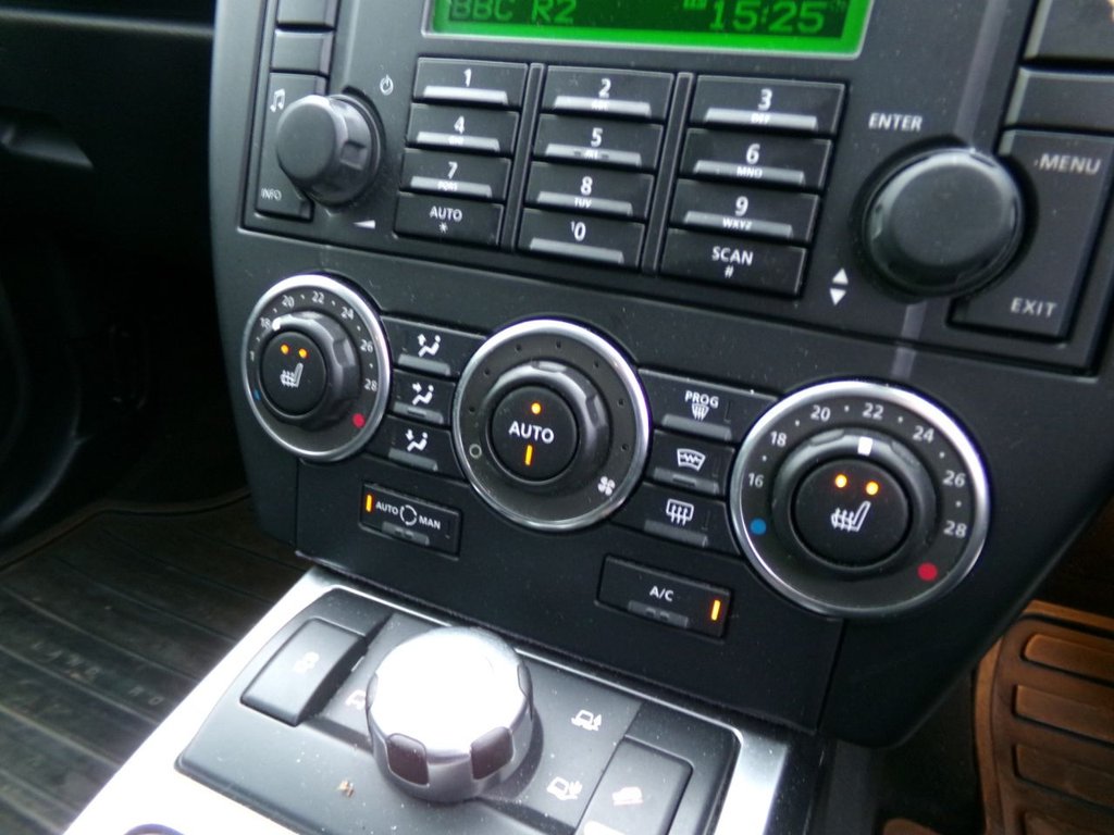 Used Land Rover Freelander 2 2011 for sale - 76559324: Photo 15