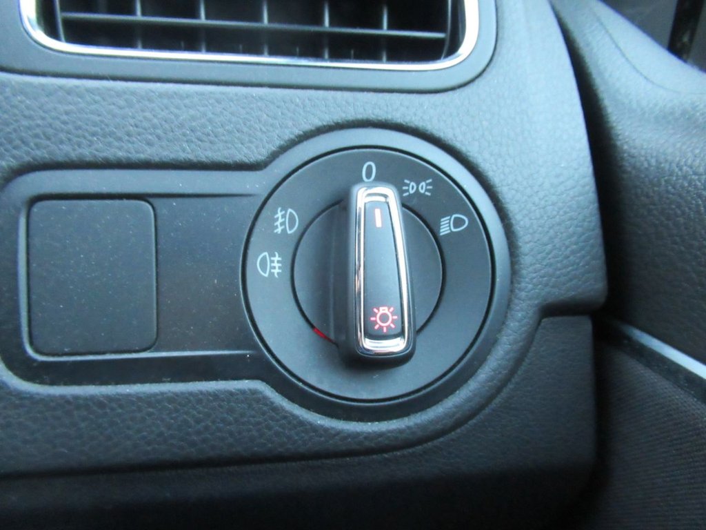 Used Volkswagen Polo 2015 for sale - 76356513: Photo 28