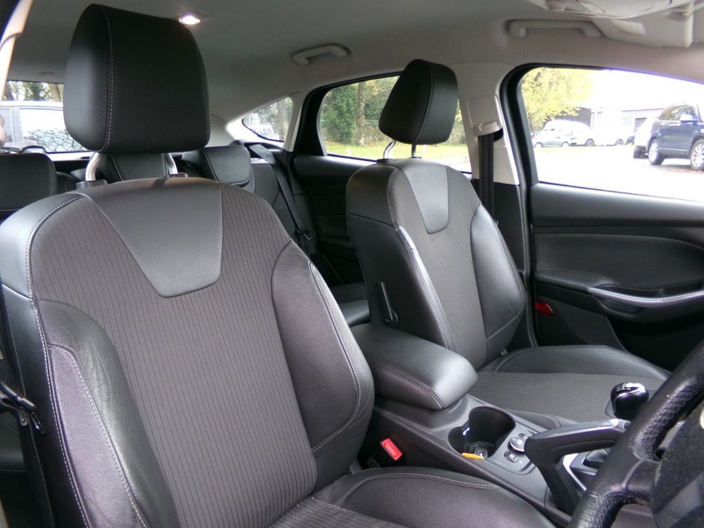 Used Ford Focus 2011 for sale - 76454562: Photo 15