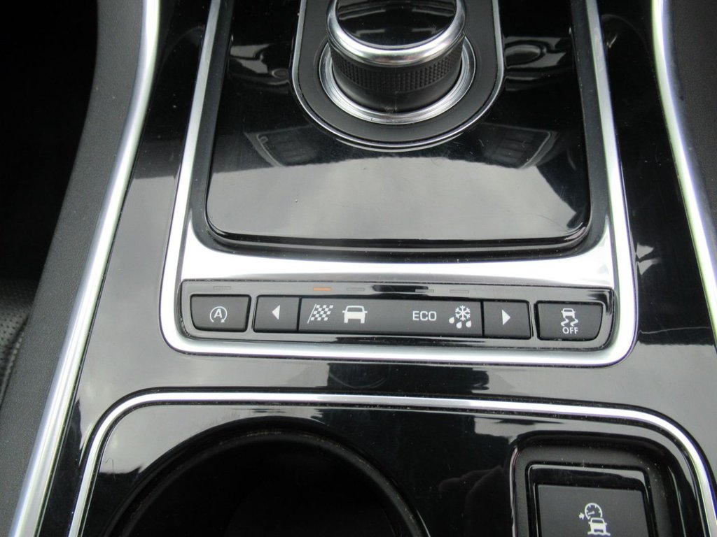 Used Jaguar XE 2016 for sale - 76685974: Photo 17