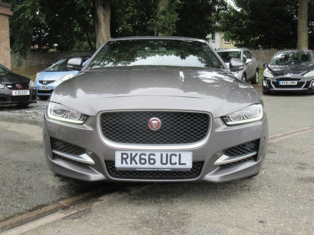Used Jaguar XE 2016 for sale - 76685974: Photo 5