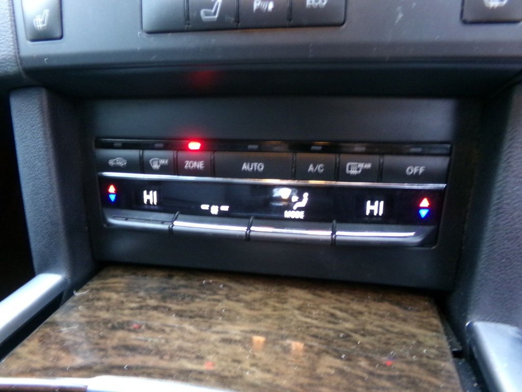 Used Mercedes-Benz E Class 2012 for sale - 76056931: Photo 15