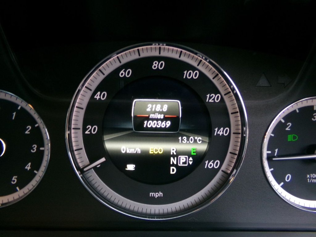 Used Mercedes-Benz E Class 2012 for sale - 76056931: Photo 17