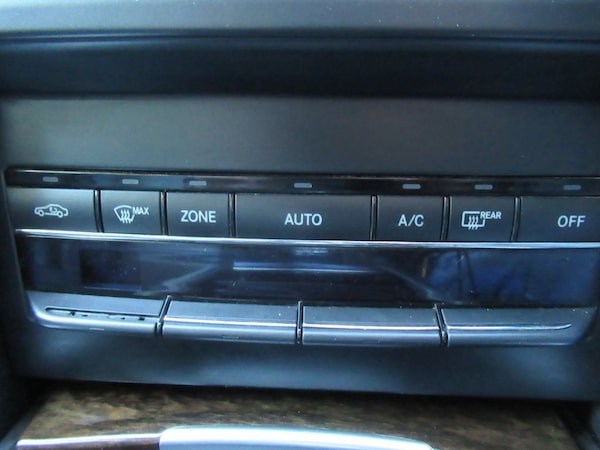 Used Mercedes-Benz E-Class 2012 for sale - 76056931: Photo 24