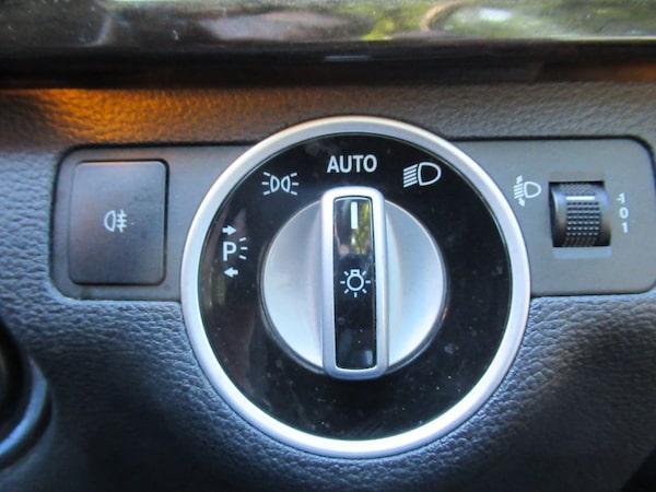 Used Mercedes-Benz E-Class 2012 for sale - 76056931: Photo 26
