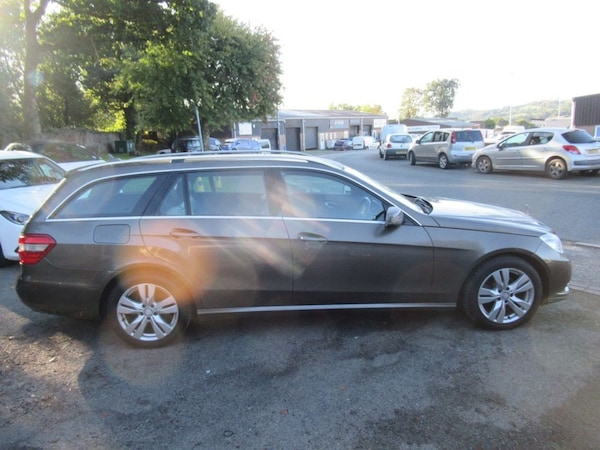 Used Mercedes-Benz E-Class 2012 for sale - 76056931: Photo 6