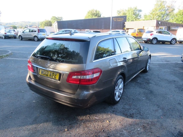Used Mercedes-Benz E-Class 2012 for sale - 76056931: Photo 7