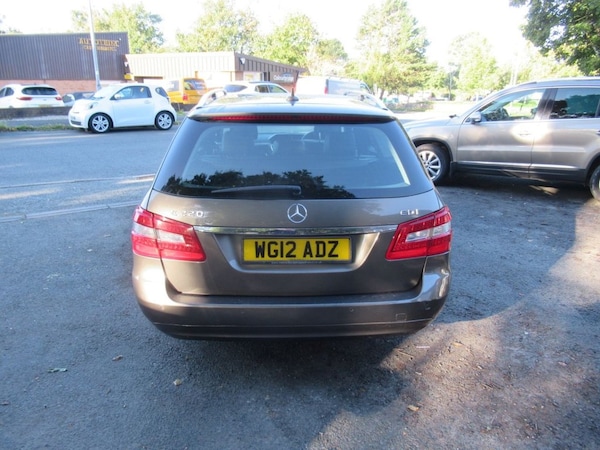 Used Mercedes-Benz E-Class 2012 for sale - 76056931: Photo 8