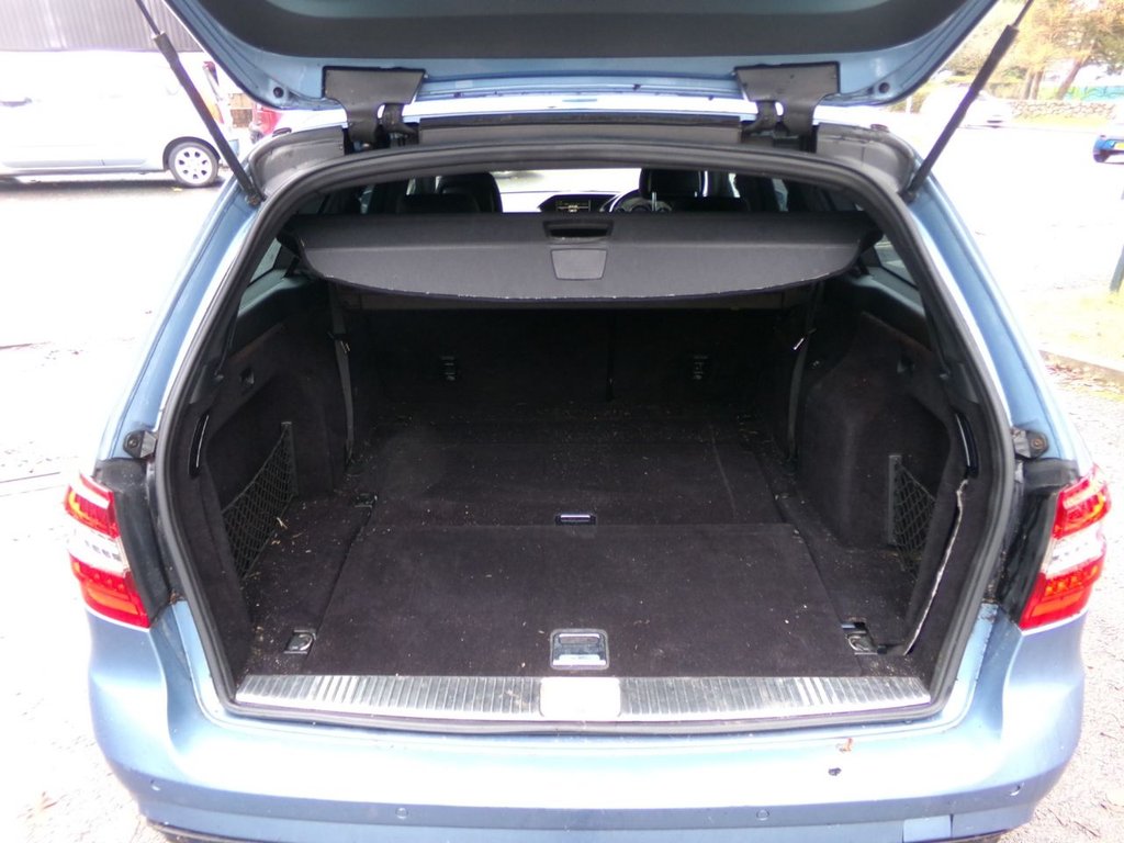 Used Mercedes-Benz E Class 2011 for sale - 76841587: Photo 19