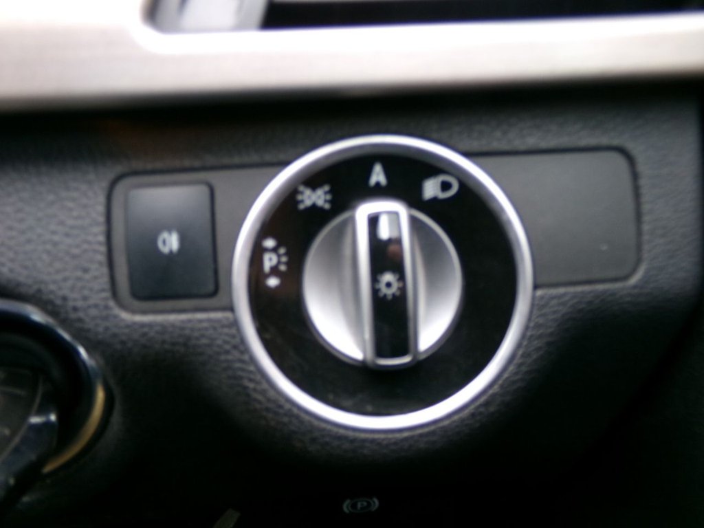 Used Mercedes-Benz E Class 2011 for sale - 76841587: Photo 29