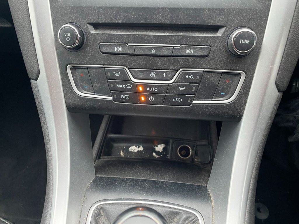 Used Ford Mondeo 2015 for sale - 77133304: Photo 24