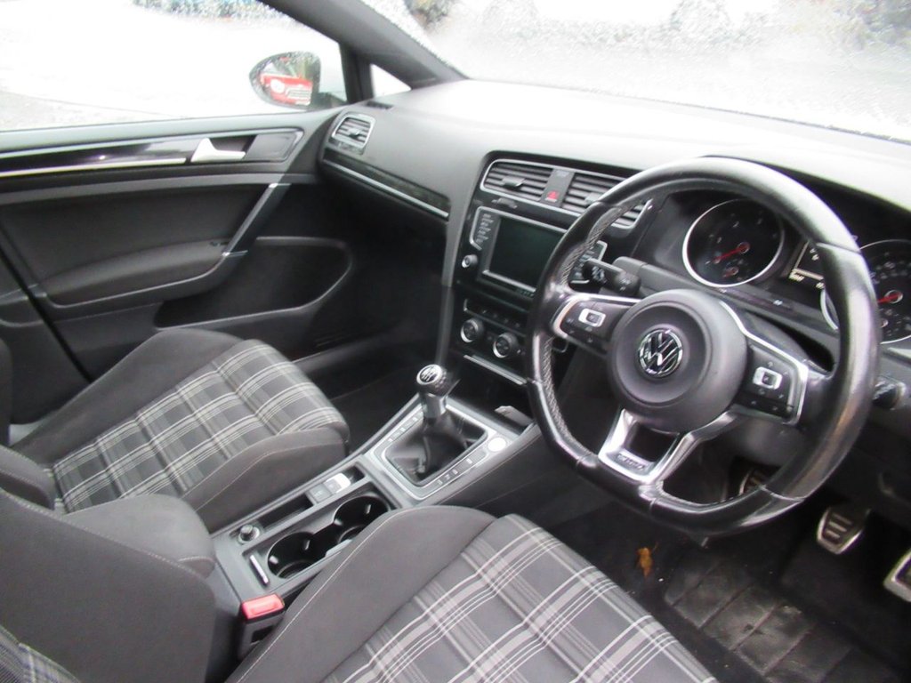 Used Volkswagen Golf 2015 for sale - 76345667: Photo 13
