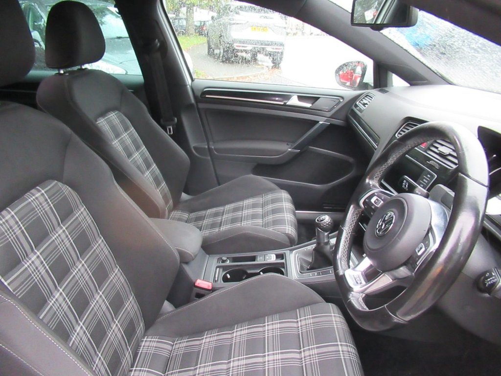 Used Volkswagen Golf 2015 for sale - 76345667: Photo 14