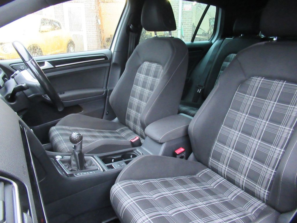 Used Volkswagen Golf 2015 for sale - 76345667: Photo 20