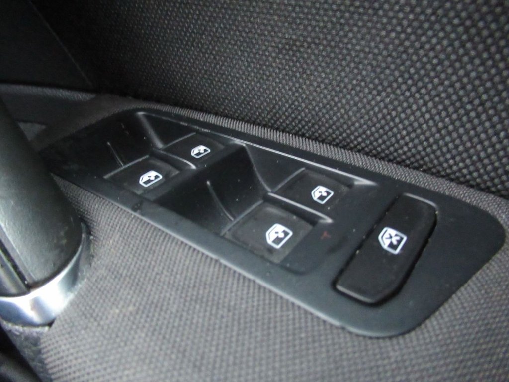 Used Volkswagen Golf 2015 for sale - 76345667: Photo 33