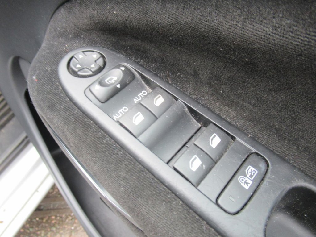 Used Citroen C3 Picasso 2012 for sale - 76132786: Photo 18