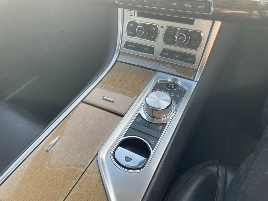 Used Jaguar XF 2011 for sale - 77632084: Photo 16