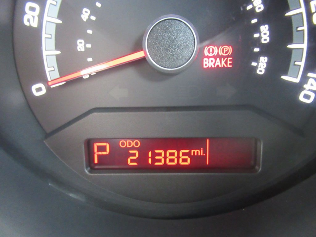 Used Kia Venga 2011 for sale - 76056689: Photo 23