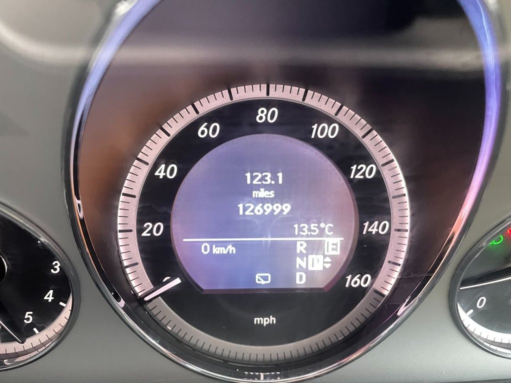 Used Mercedes-Benz E Class 2011 for sale - 77734016: Photo 22