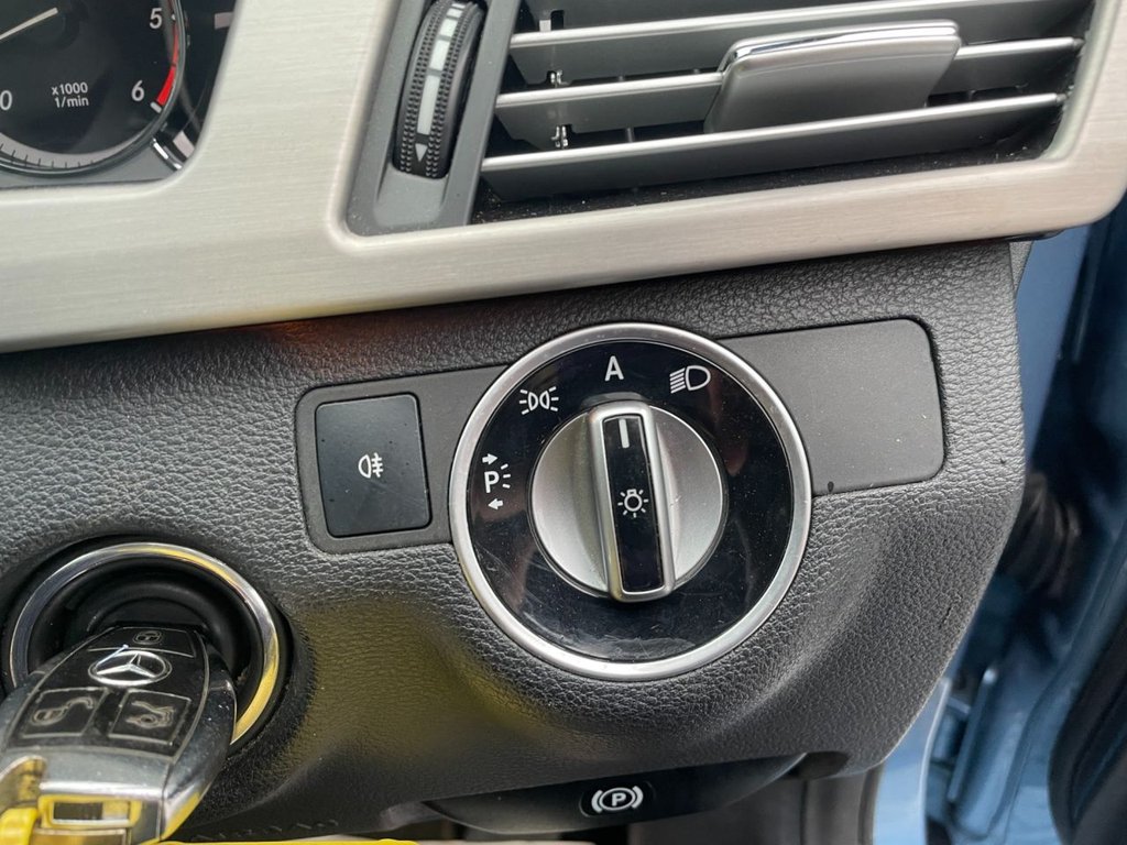 Used Mercedes-Benz E Class 2011 for sale - 77734016: Photo 30